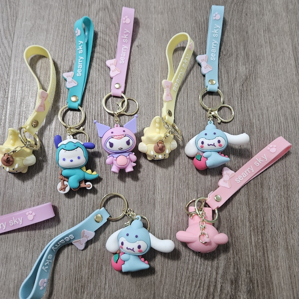 New Hello Kitty Keychains - Picture 3 of 5